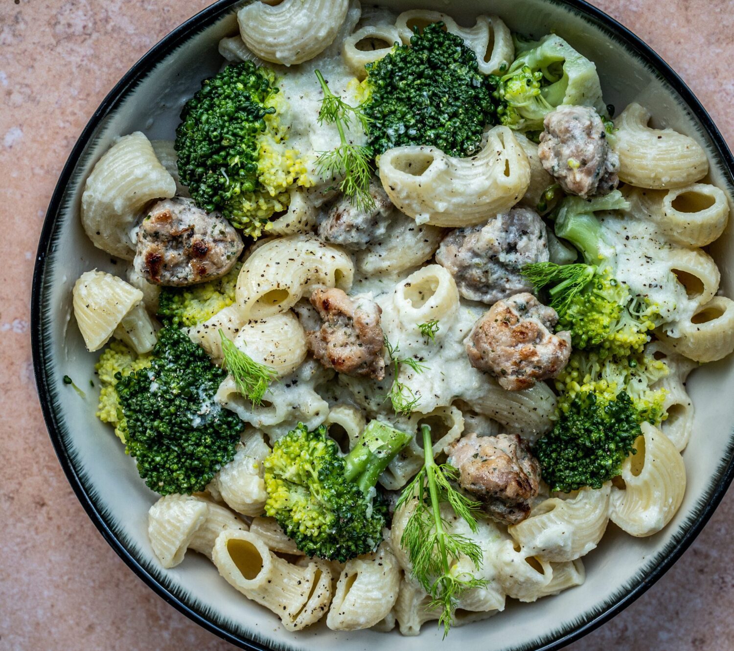 Pasta met broccoli en venkelworst