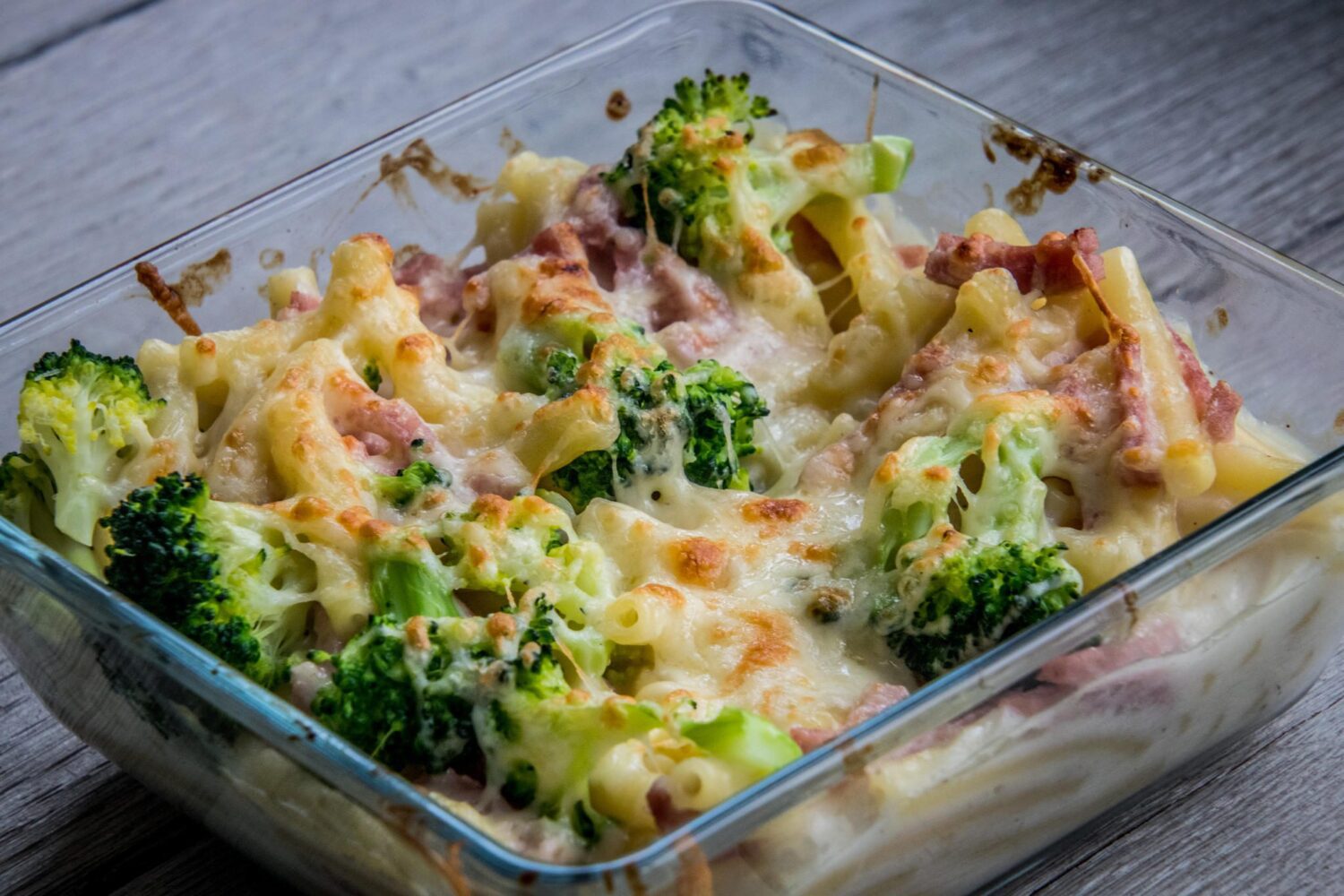Mac and cheese met broccoli